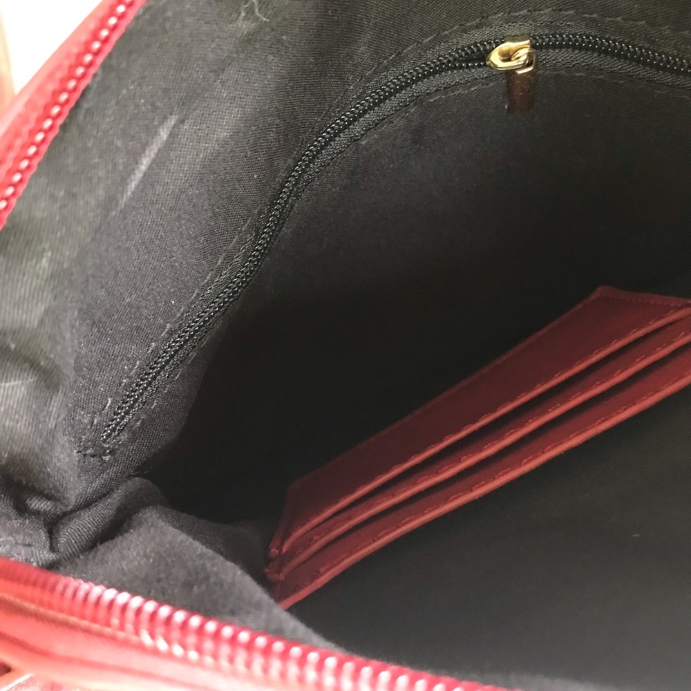Red Purse - Picture 4 of 4